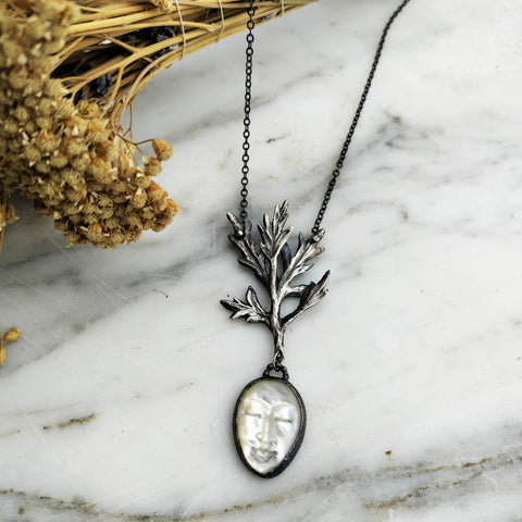 Mugwort Pearlescent Lady Necklace